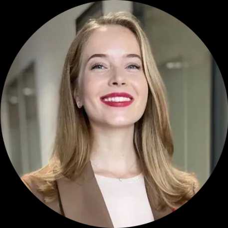 Iryna Zarembaadoptive mother, adoption lawyer,host of the thematic podcast “Mom, I’m at Home”